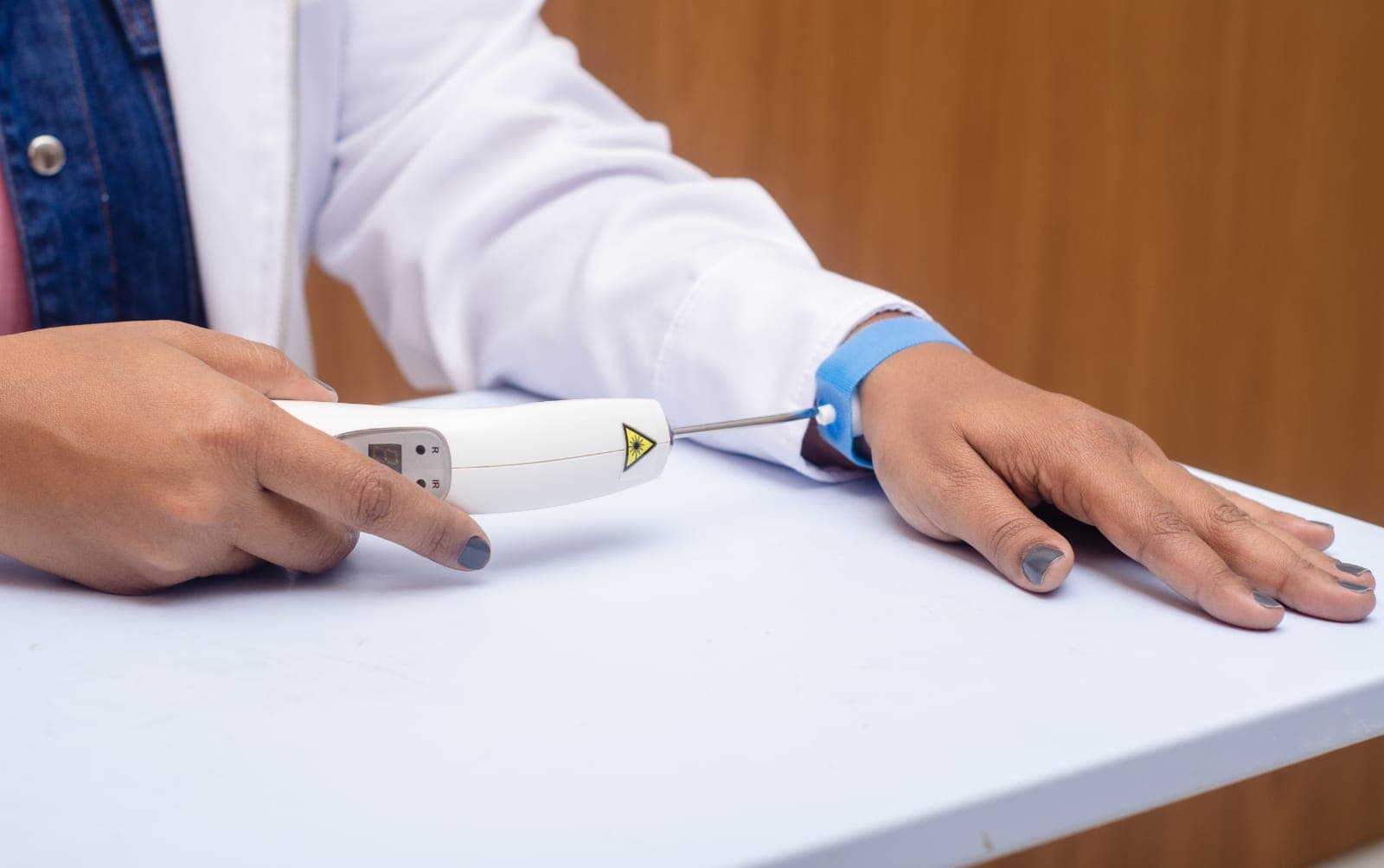 Detalhe de laser terapêutico